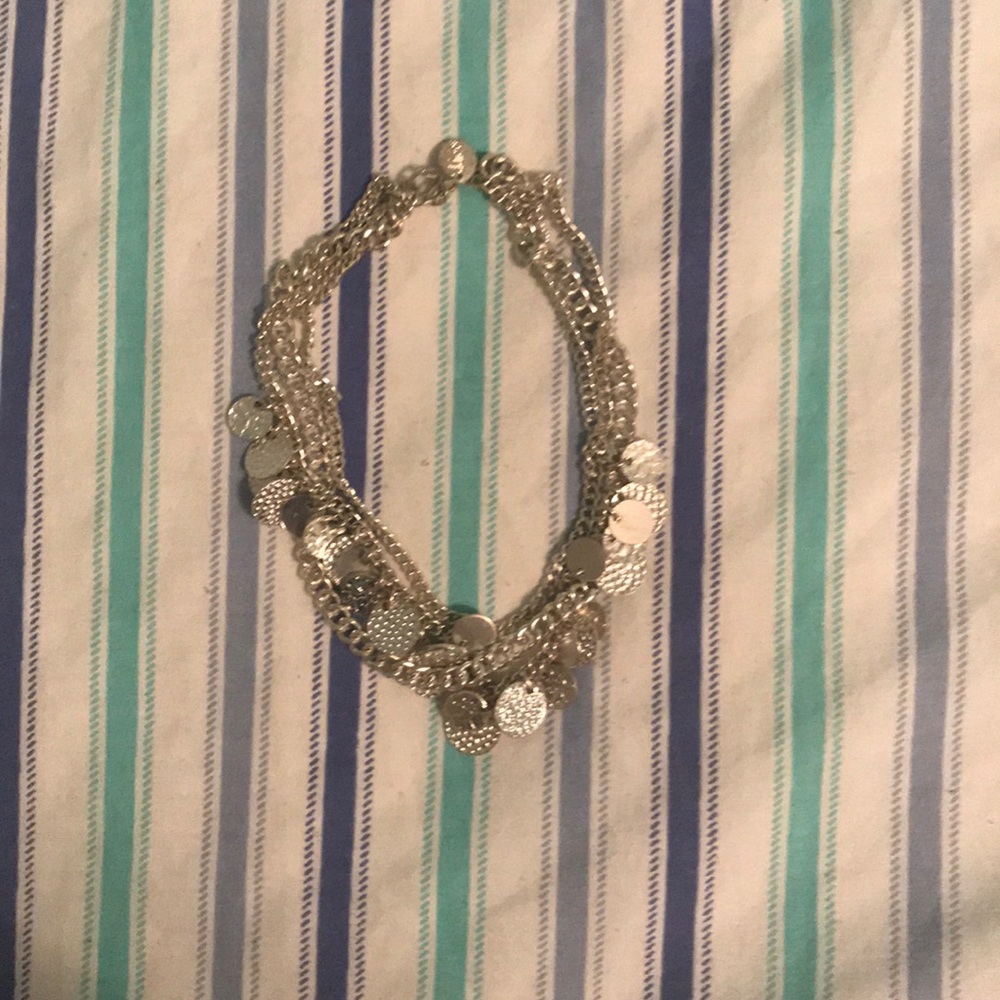 I am selling an ankle bracelet.